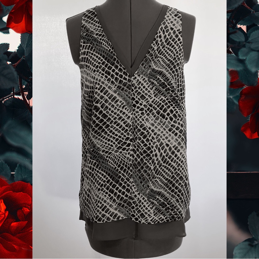 Banana Republic Layered Grey Snakeskin Print Sleeveless V-Neck, Back Top…